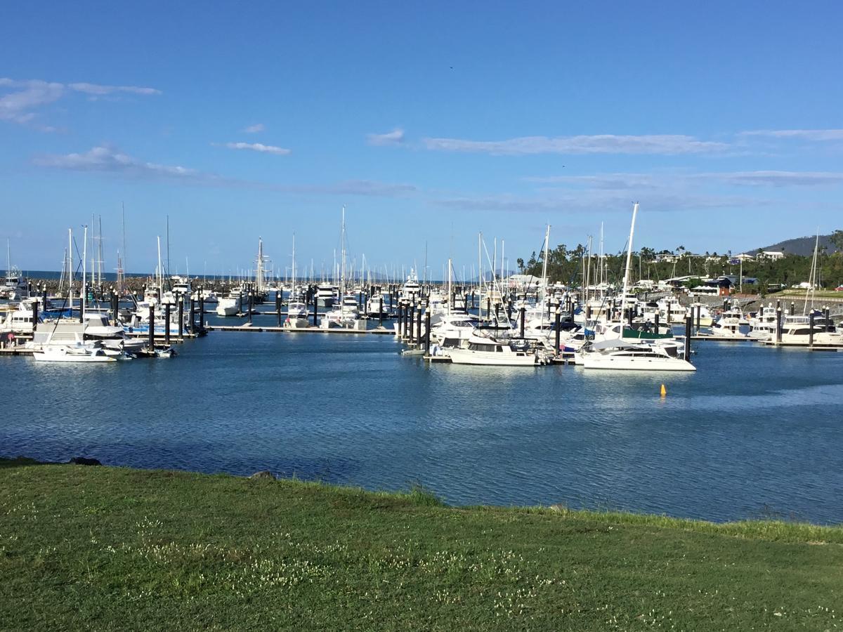 Marina View Apartment Airlie Beach Exterior photo