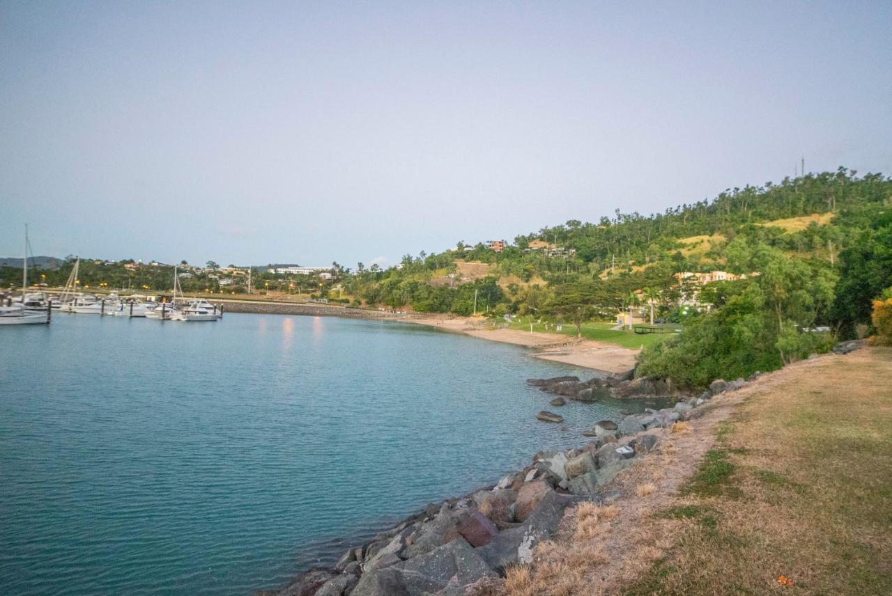 Marina View Apartment Airlie Beach Exterior photo