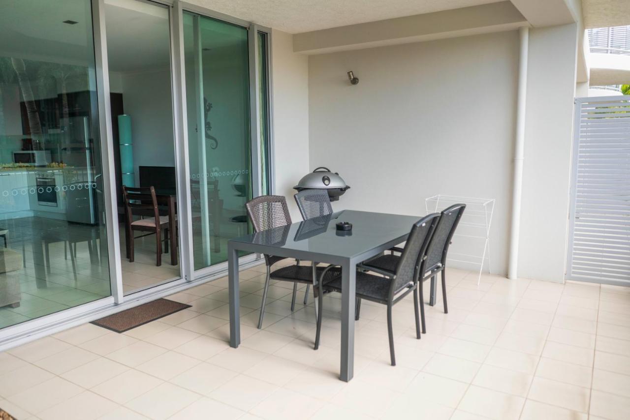 Marina View Apartment Airlie Beach Exterior photo